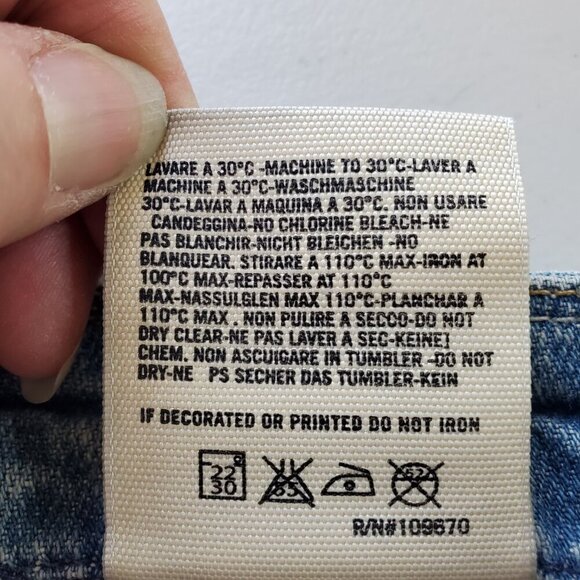 CITIZENS OF HUMANITY SZ 25 (28"waist meas.) Heavily Distressed Crop Frayed Jeans - Picture 11 of 13